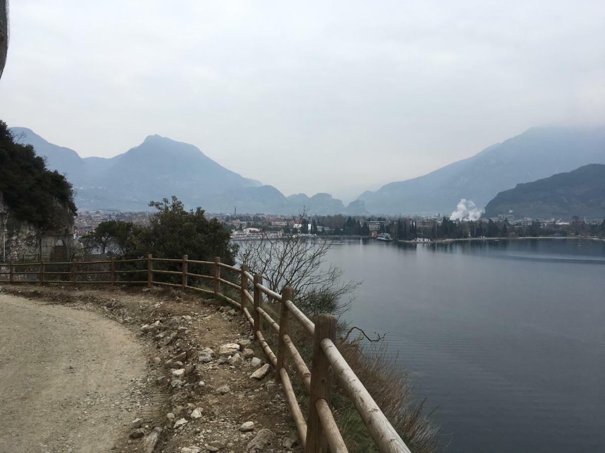 Appartamento Al Lago Riva del Garda Ngoại thất bức ảnh